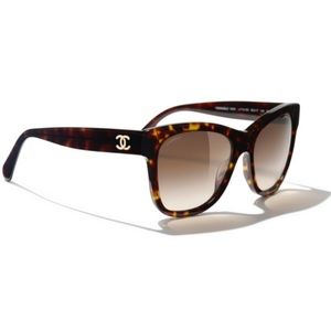 Women’s Round Chanel sunglasses With  case